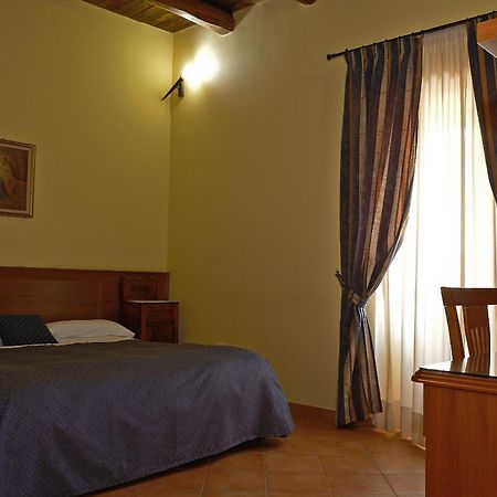 Conte Spencer Bed & Breakfast Caserta Vecchia Luaran gambar