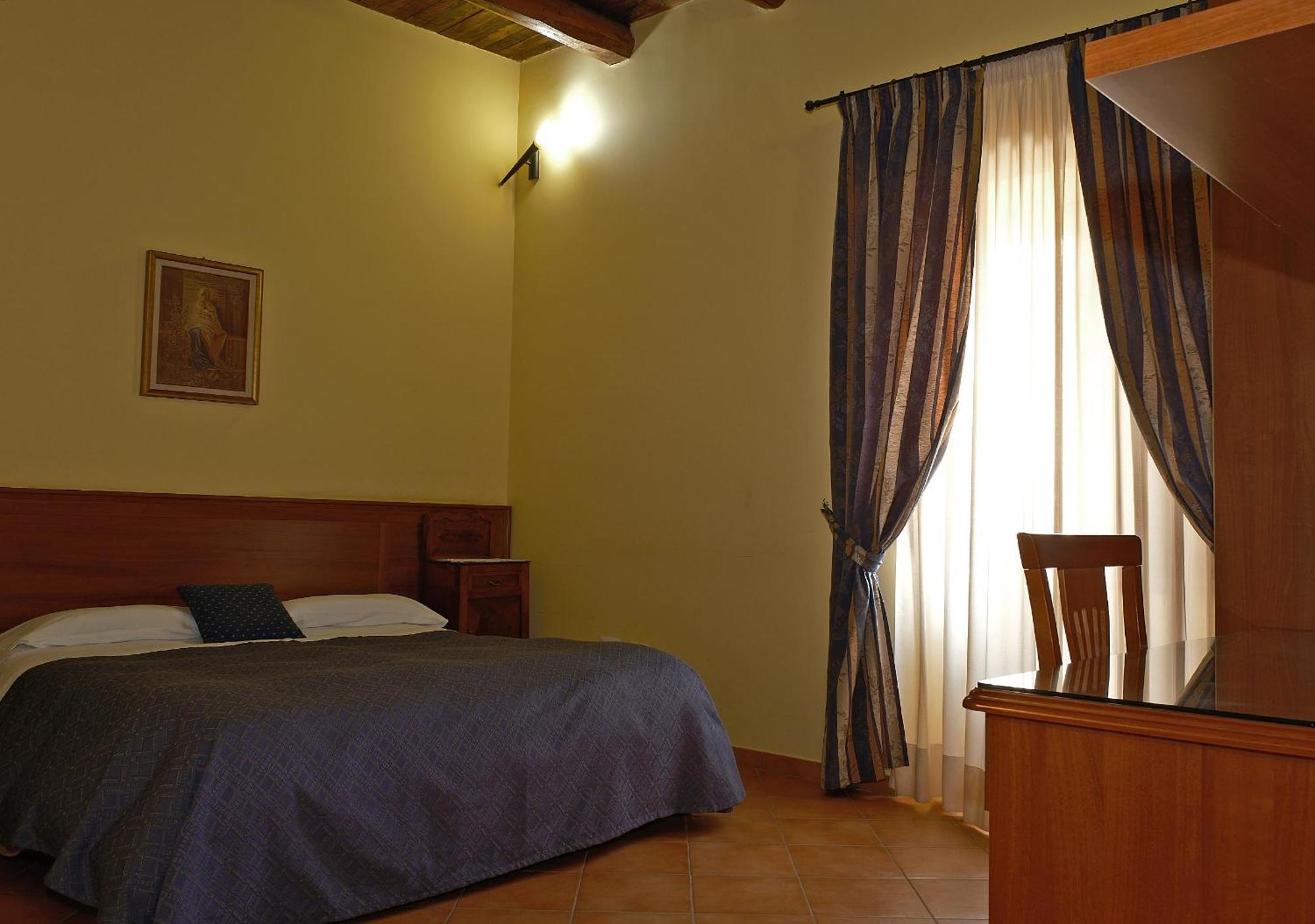 Conte Spencer Bed & Breakfast Caserta Vecchia Luaran gambar